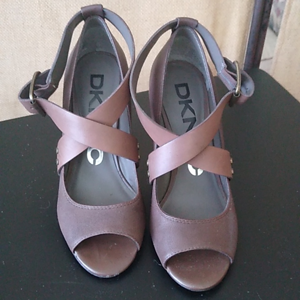 DKNY C WEDGE SHOES. Size 6.5. Brown in color, ankle straps